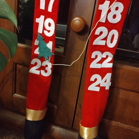 Advent Calendar Santa Claus Felt Count Down the Days till Christmas! - Picture 8 of 8